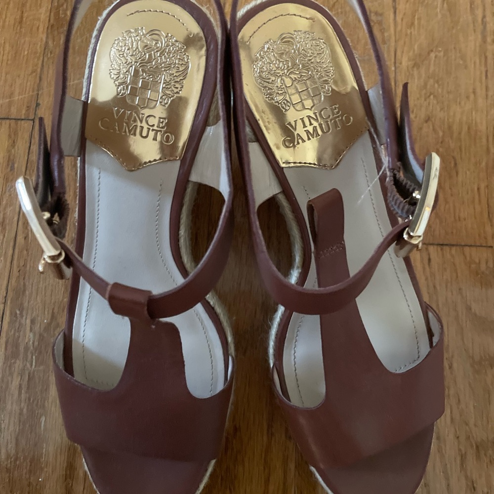 Vince Camuto brown wedges
